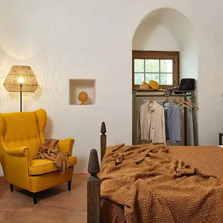 Masseria Mezzamira Пецце-ди-Греко